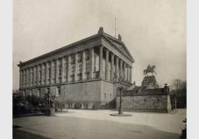 Blick von Süd-Westen auf die Nationalgalerie