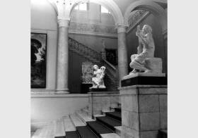 Blick in das Treppenhaus der Nationalgalerie