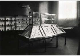 Aufstellung der Antikensammlung im Alten Museum, Antiquarium, Saal 5, Sammlung Friedrich Ludwig von Gans