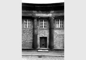 Zugemauerte Kolonnade auf der Museumsinsel