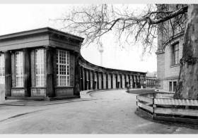 Zugemauerte Kolonnade auf der Museumsinsel