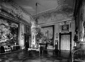 Aufstellung des Kunstgewerbemuseums im Berliner Stadtschloss, Raum 40, Saal Louis XVI