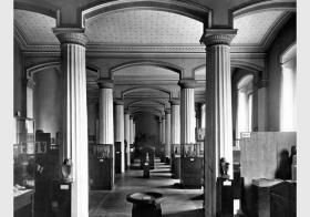 Blick in den Ethnographischen Saal im Neuen Museum