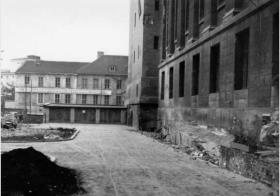 Blick auf die Garagen am Pergamonmuseum
