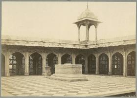 Fatehpur Sikri, Mausoleum Akbars I., Marmorsarkophag