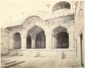 Delhi, Moti Masjid