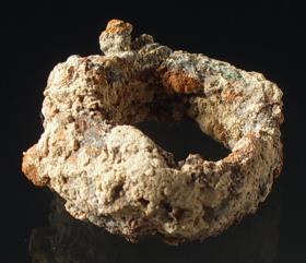 Eiserner Ring, stark oxidiert