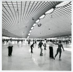 München, Eislaufzelt im Olympiapark, Innenraum