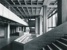 Regensburg, Universität, Zentralbibliothek, Innenraum