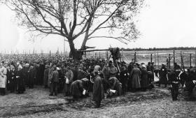Bairam 1915 (mit Gestell zur rituellen Hammelschlachtung)