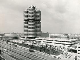 München, Hauptverwaltung der BMW AG, Ensemble