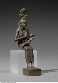 Statuette der Isis mit Horus