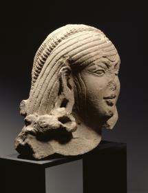 Kopf einer Yakshi