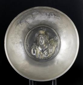 Schale mit Emblem: Büste der Kybele