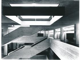 Würzburg, Wolffskeel-Realschule, Innenraum