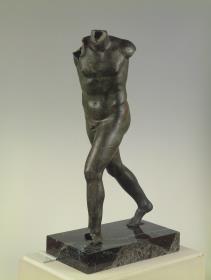 Statue eines laufenden Knaben (Hypnos)