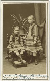 Porträt der Anna und Marie Struckmann