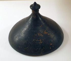 Schwarzer Topfdeckel