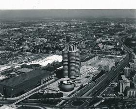München, Hauptverwaltung der BMW AG, Ensemble