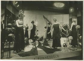 Schaufensterdekoration bei A. Fonnesbech Damenmoden in Kopenhagen